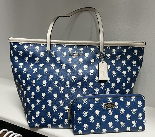 Coach Blue/White Badlands Floral Zip Tote with matching Wallet