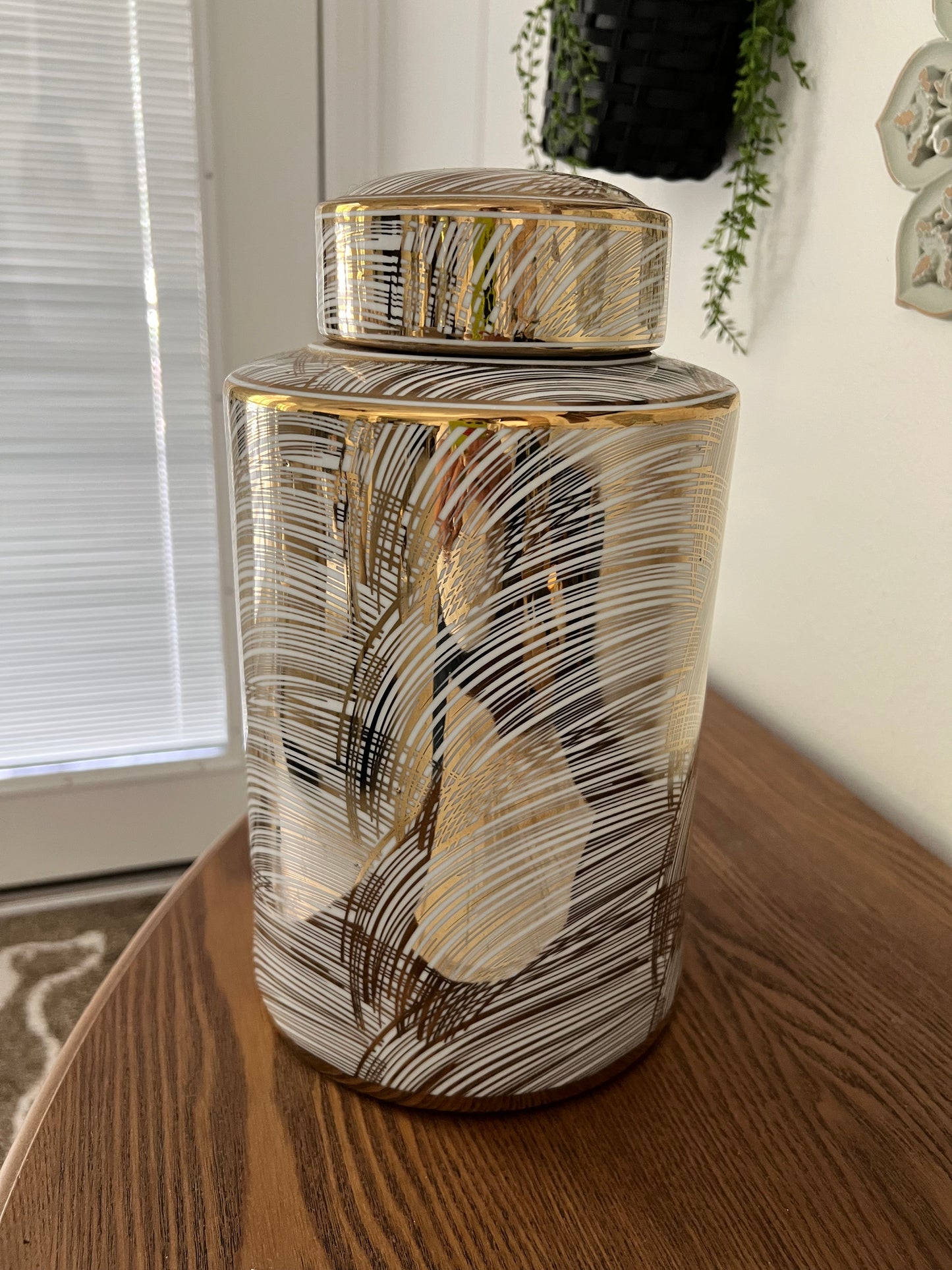 Gold and White Lidded Ginger Jar