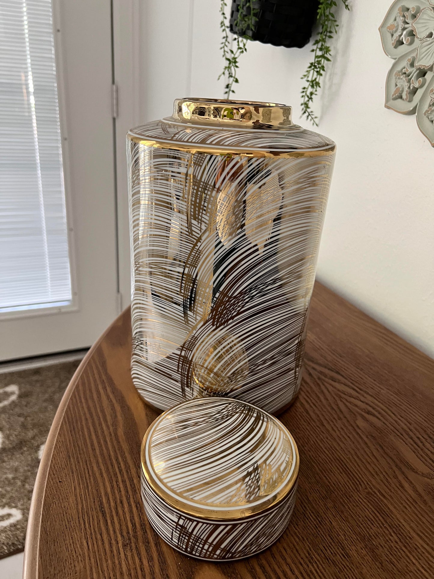 Gold and White Lidded Ginger Jar